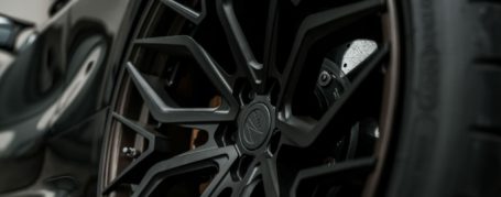 BMW M8 G15 Coupé Competition Felgen - Z-Performance Wheels - ZP.FORGED R Deep Concave Matt Black + Brushed Black Lip in 10x21" & 11x21"